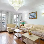 4Bd Home W Balcony In Paris By Guestready
