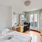 4Bd Home W Balcony In Paris By Guestready