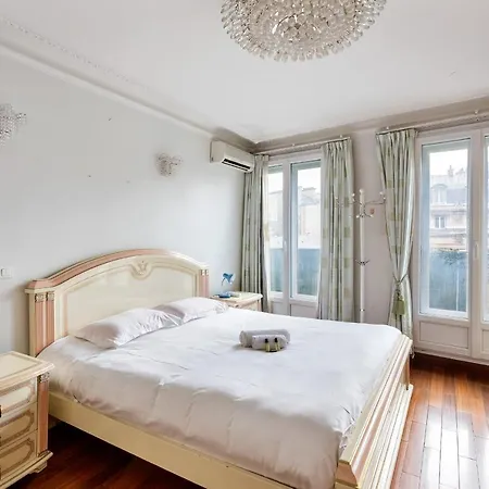 Apartment 4bd W Balcony In By Guestready Paris