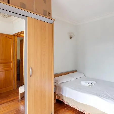 4bd W Balcony In By Guestready *